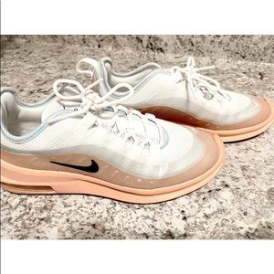 Women’s Nike shoes